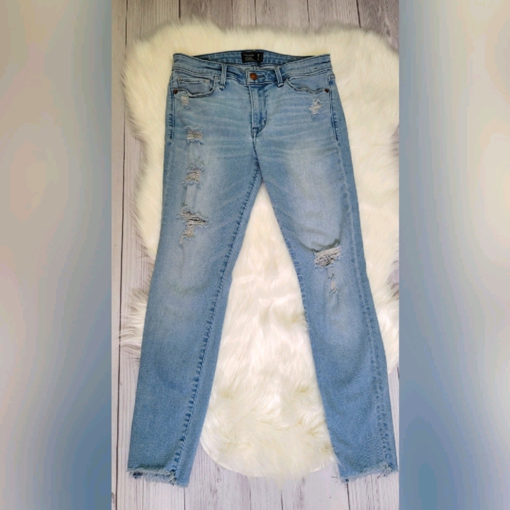 Abercrombie & Fitch Harper Ankle Light Wash Jeans